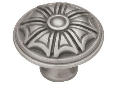 1-5/8" Pew Huit Knob