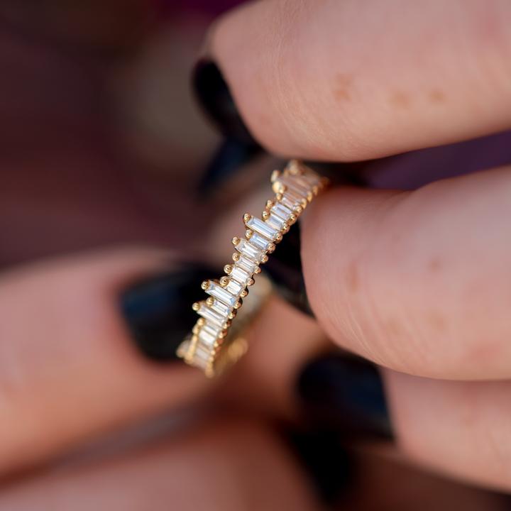 Cityscape iternity ring with needle Bagute daimonds