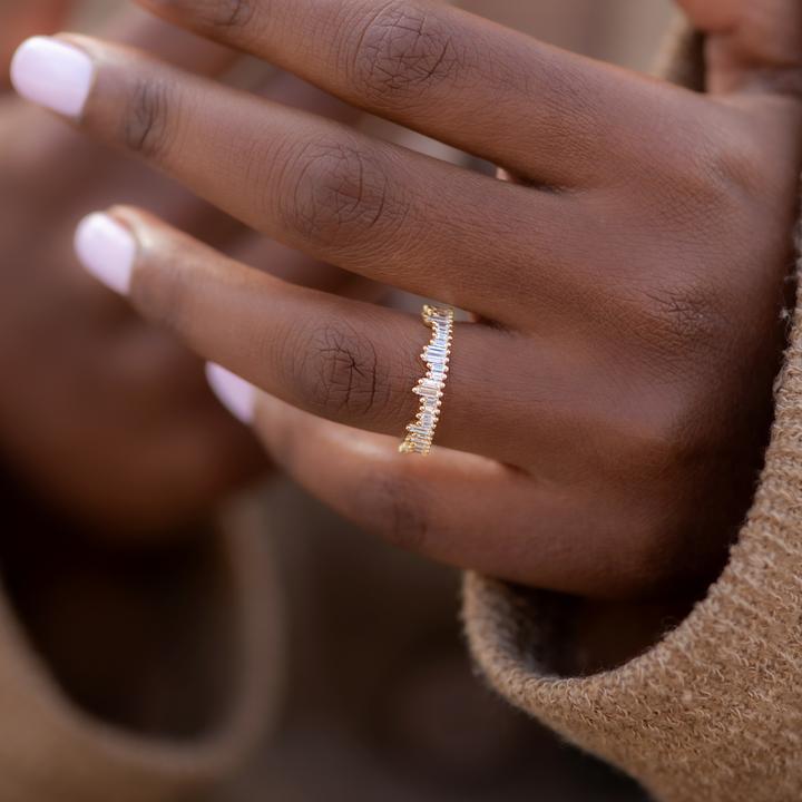 Cityscape iternity ring with needle Bagute daimonds